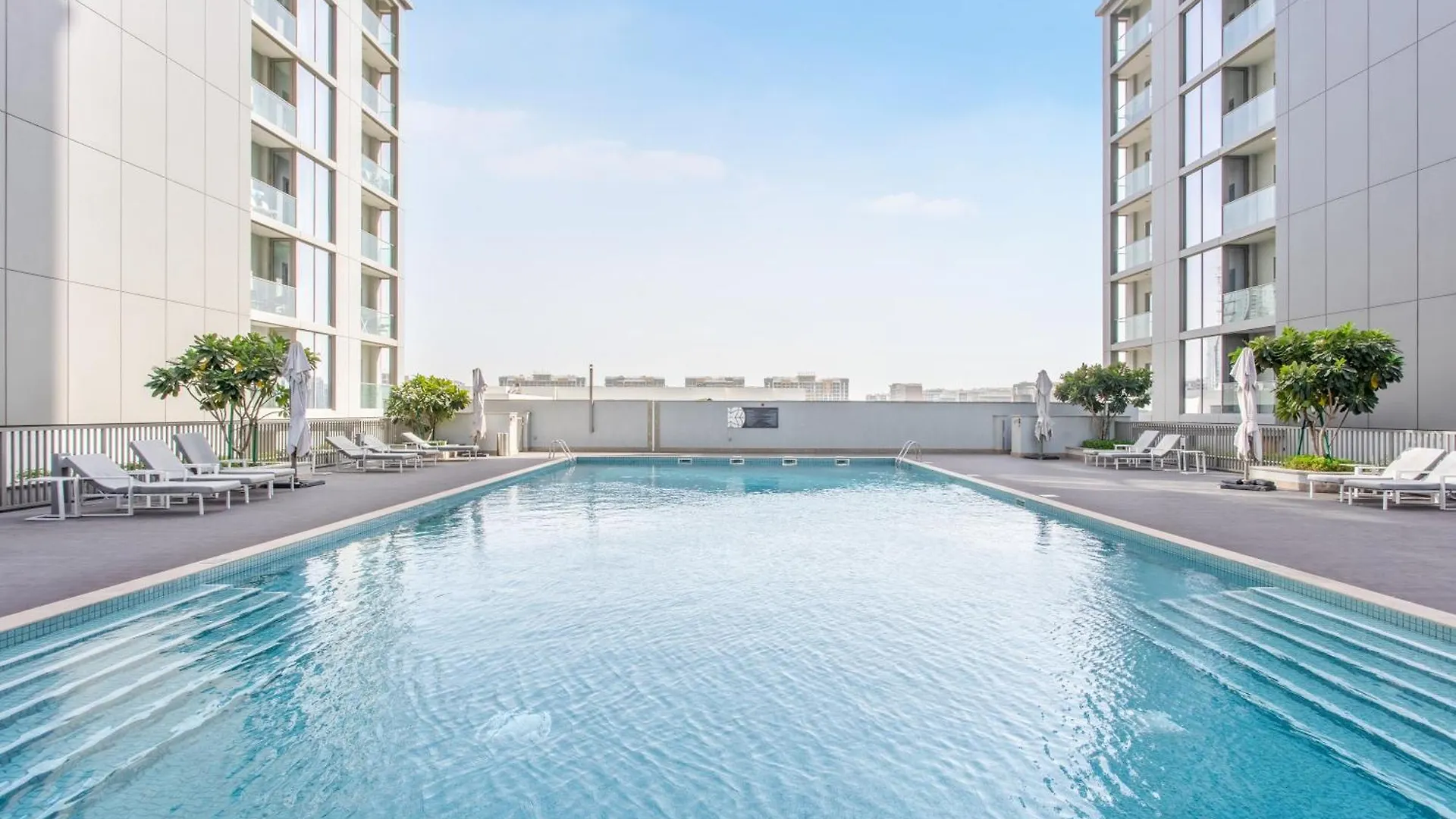 Stay By Latinem Luxury 1Br Holiday Home Cv B1311 Near Burj Khalifa Dubai Birleşik Arap Emirlikleri